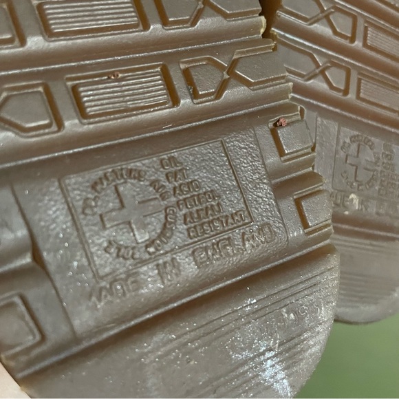 VTG England Made Dr Martens Fisherman's Sandals in Atlantic Green - Picture 8 of 9